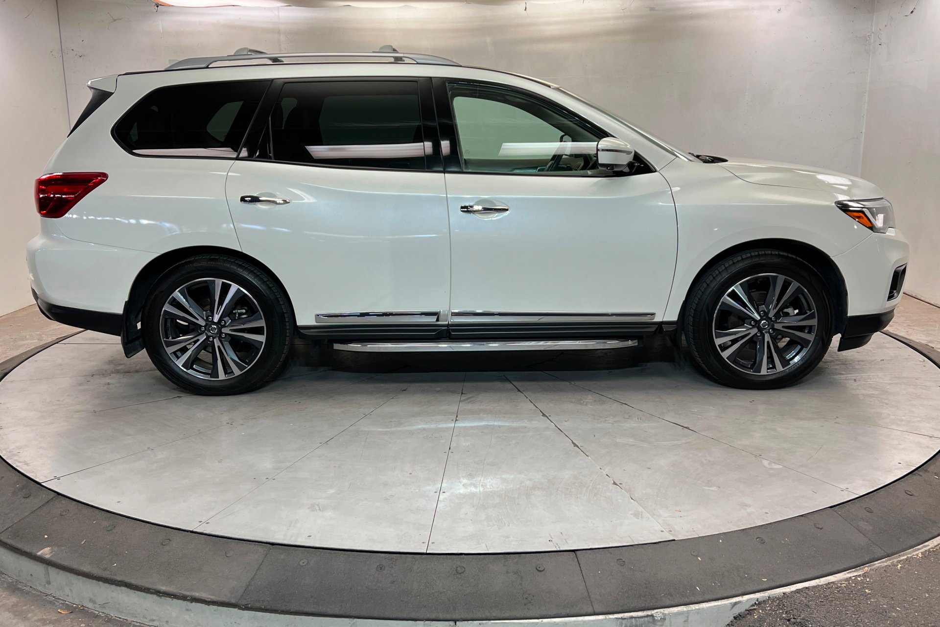 Used 2020 Pearl White Tricoat Nissan Platinum image 7