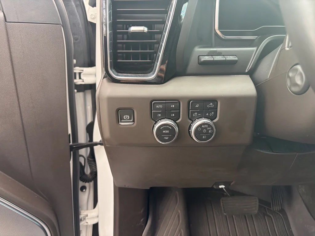 Used 2025 White GMC Denali image 14