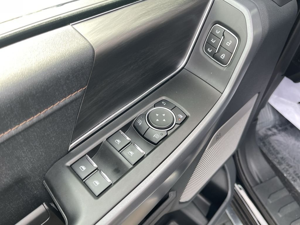 Used 2025 Black Ford Lariat image 13