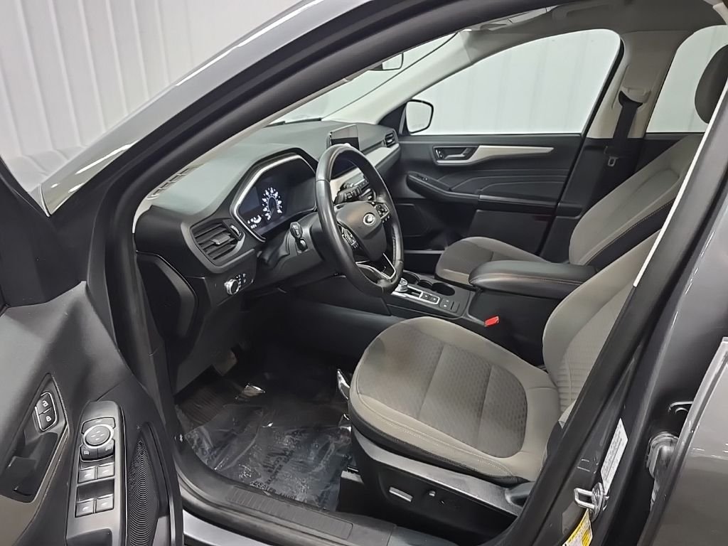Used 2022 Gray Ford SE image 32