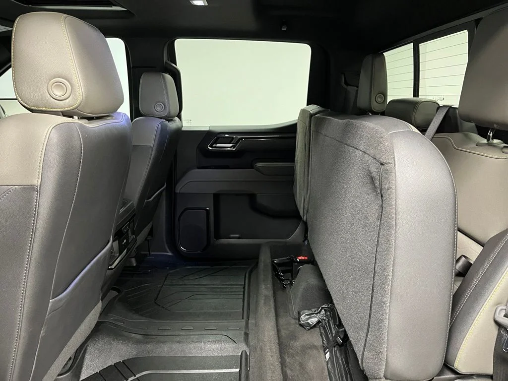 Used 2022 Blue Chevrolet ZR2 image 46