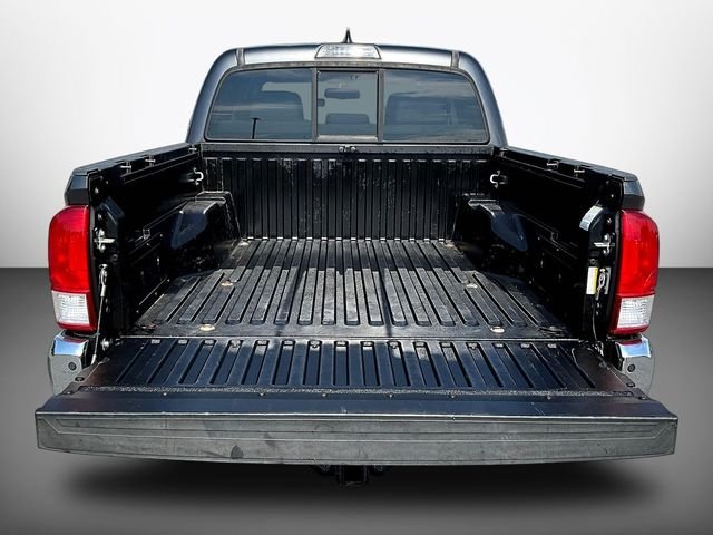 Used 2016 Gray Toyota SR5 image 7