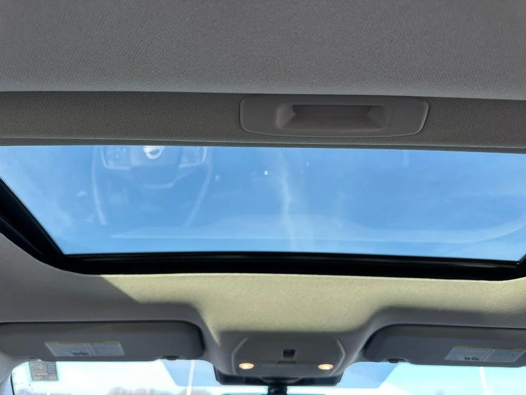 New 2026 Atlantic Gray Metallic Nissan SR image 5