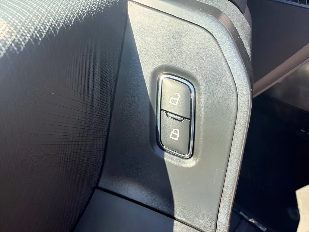 Used 2023  Ford XL image 10