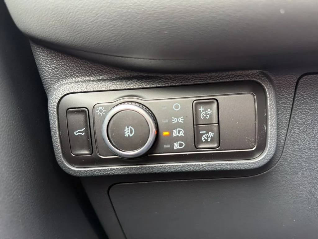 New 2026 Star White Metallic Tri-Coat Ford Active image 23