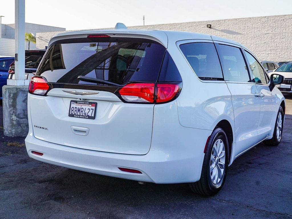 Used 2017 White Chrysler Touring image 7