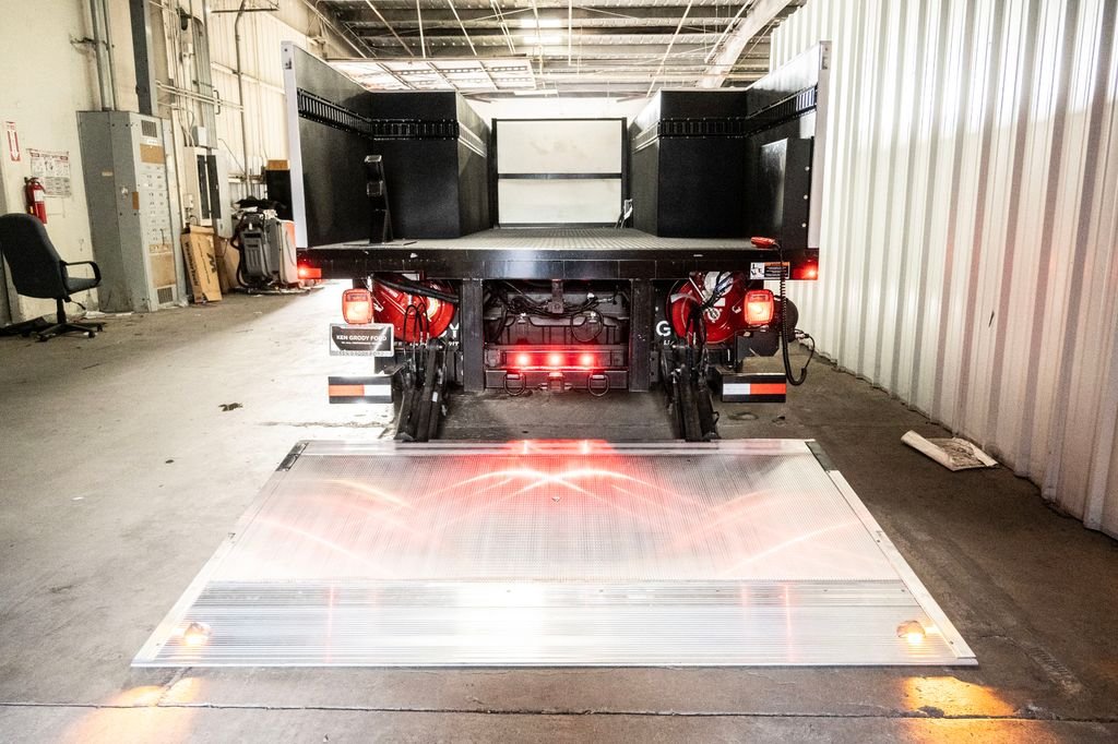 2025 Ford F-550 Super Duty Chassis Cab XL - Photo 24