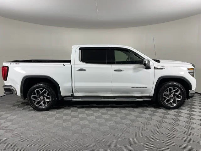 Used 2024 White GMC SLT image 8