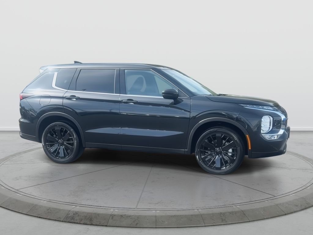 New 2026 BLK DIAMOND Mitsubishi LE image 8