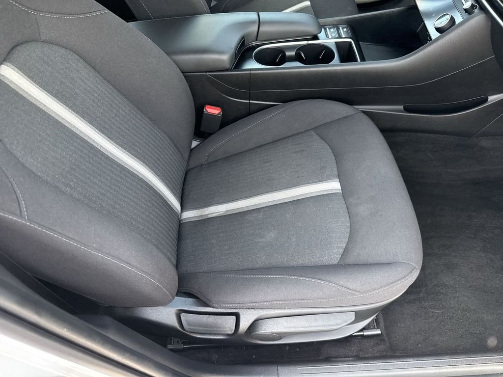 Used 2025 White Hyundai SEL image 72