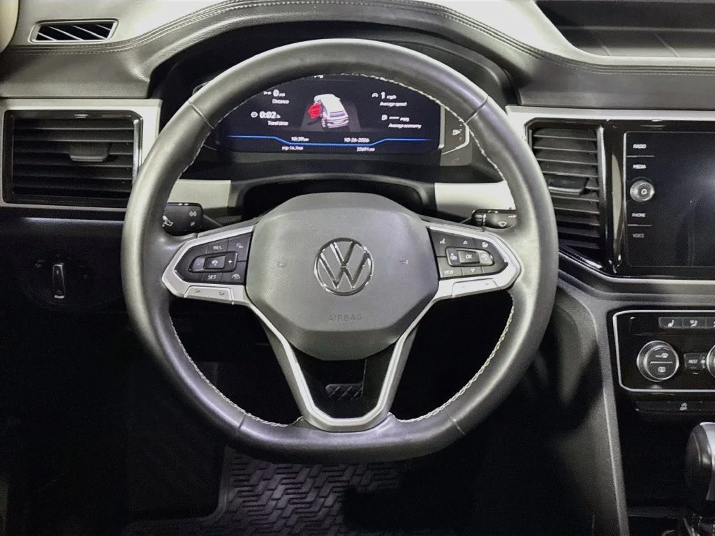 Used 2021 Gray Volkswagen 2.0T SEL image 13