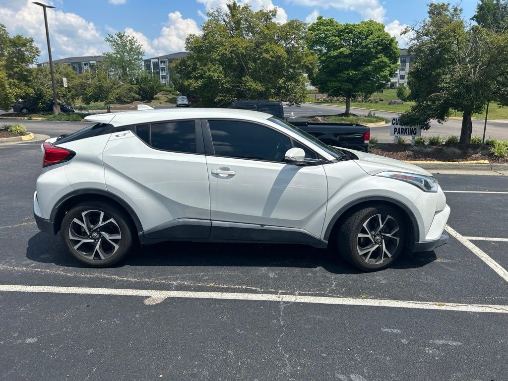 Used 2019 White Toyota XLE image 2