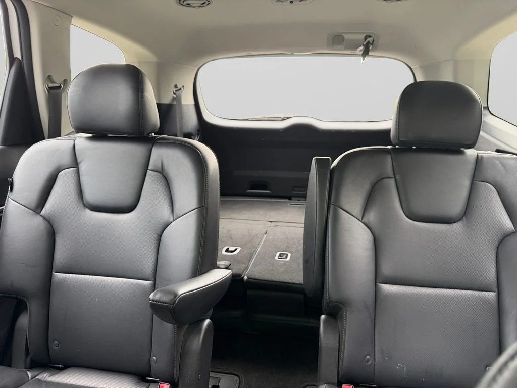 Used 2023 White Kia S image 16