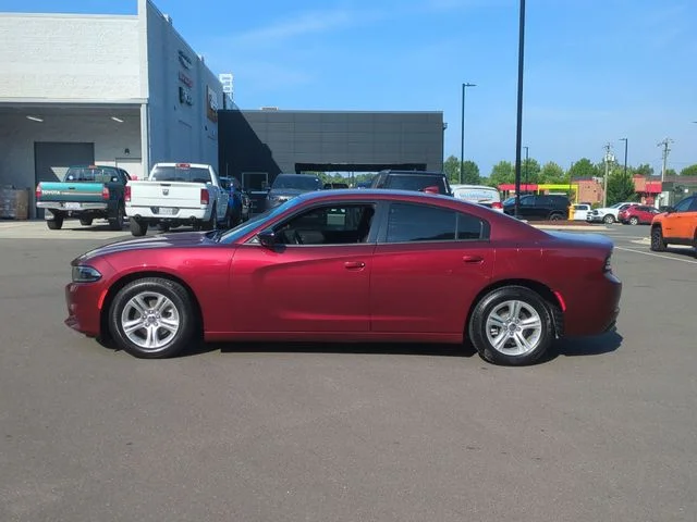 Used 2023 Red Dodge SXT image 10