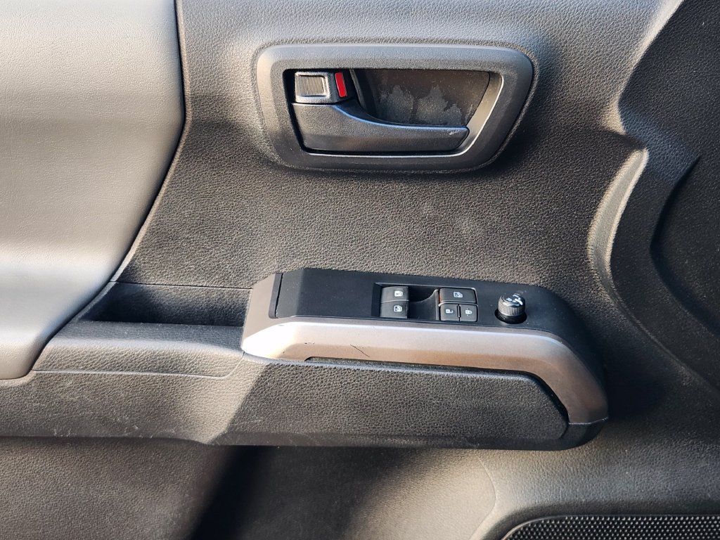 Used 2022 Gray Toyota SR5 image 22