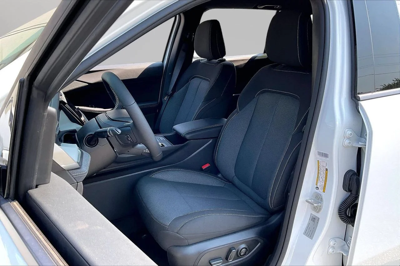 New 2026 Bright White Clearcoat Jeep Laredo image 16