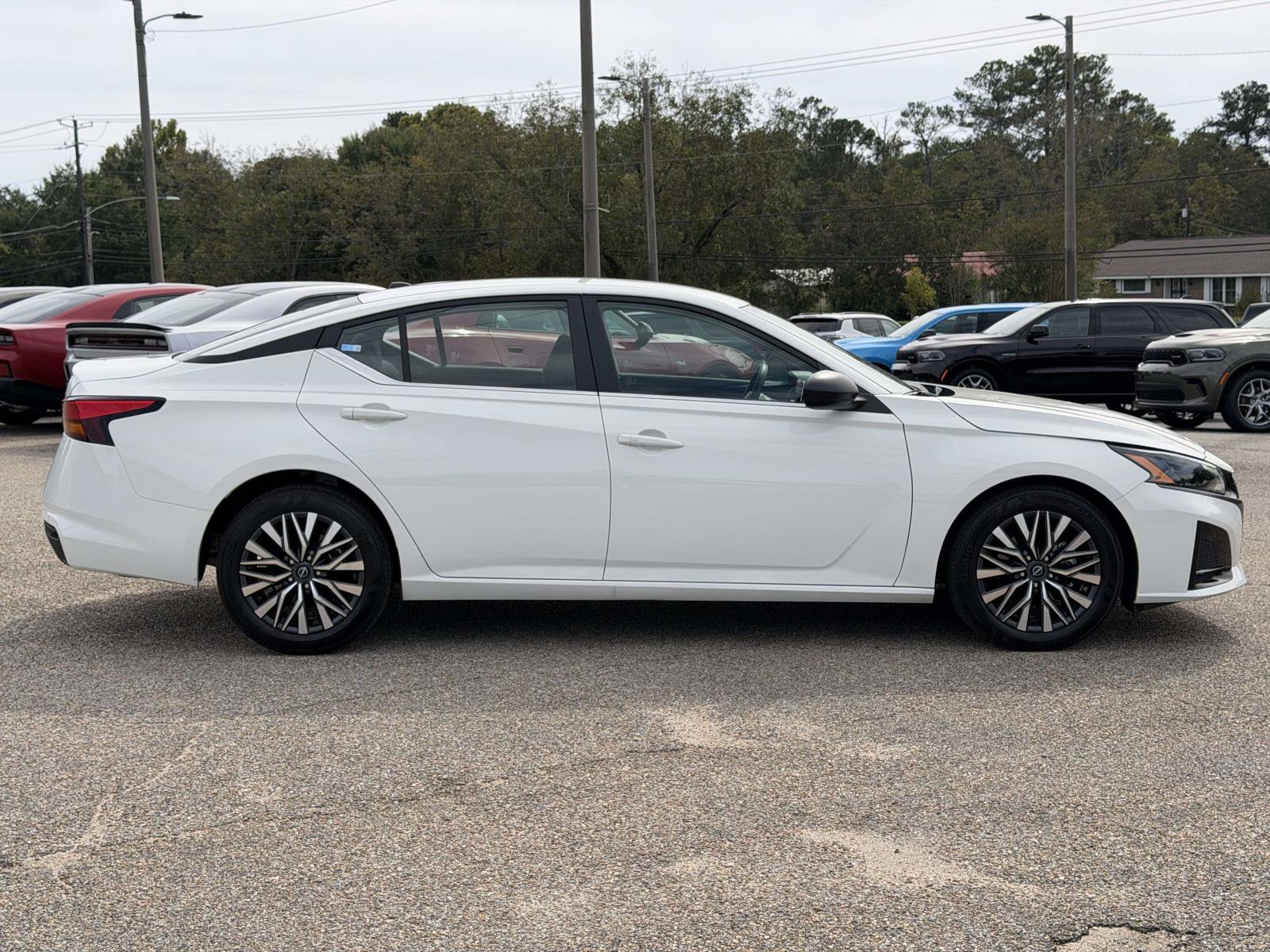 Used 2026 Glacier White Nissan SV image 11