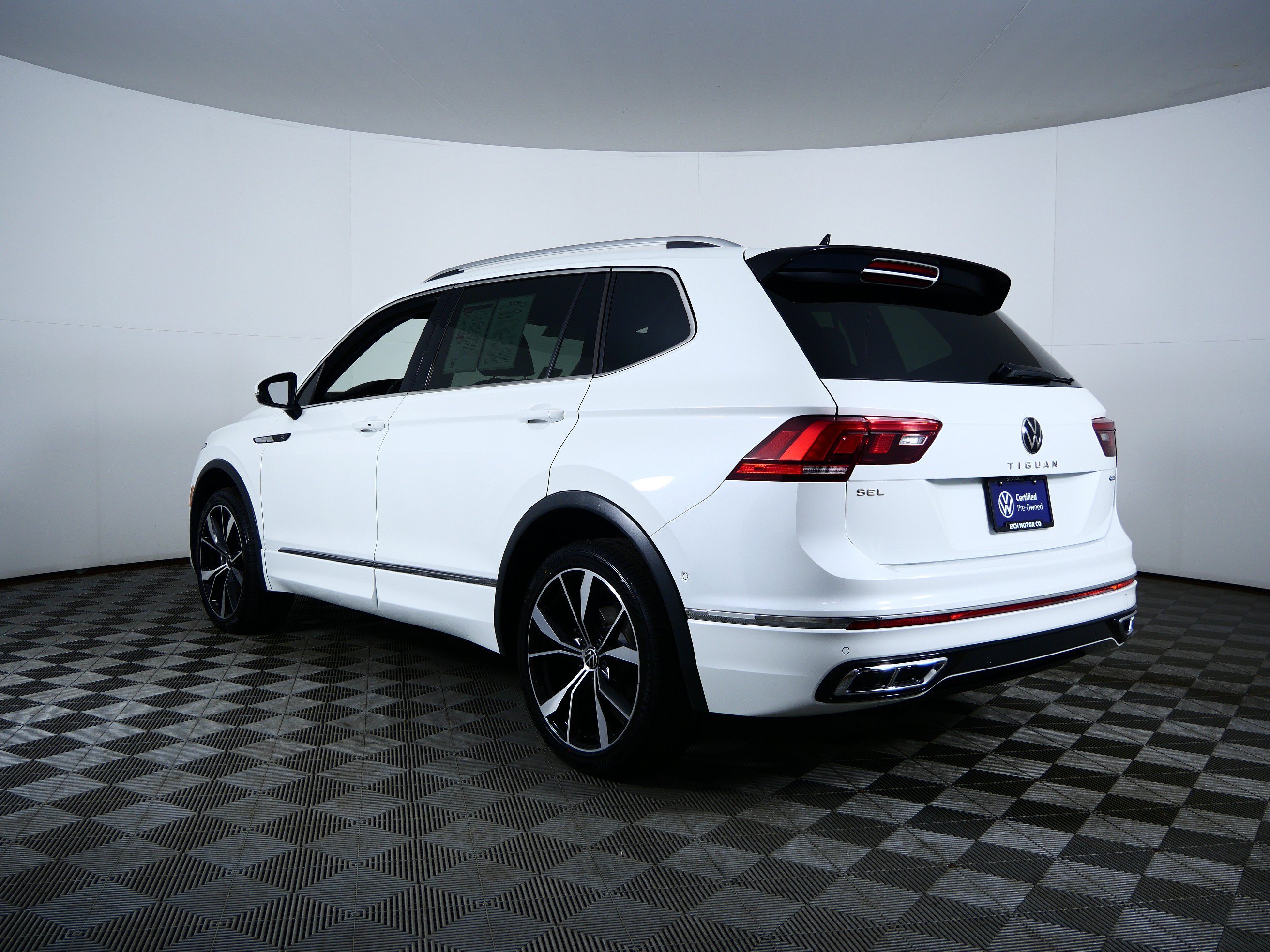 Used 2024 White Volkswagen SEL R-Line image 16