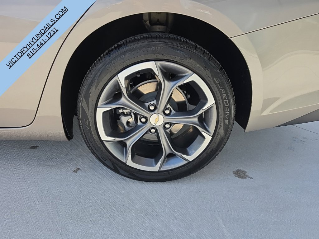 Used 2024 Gray Chevrolet LT image 11
