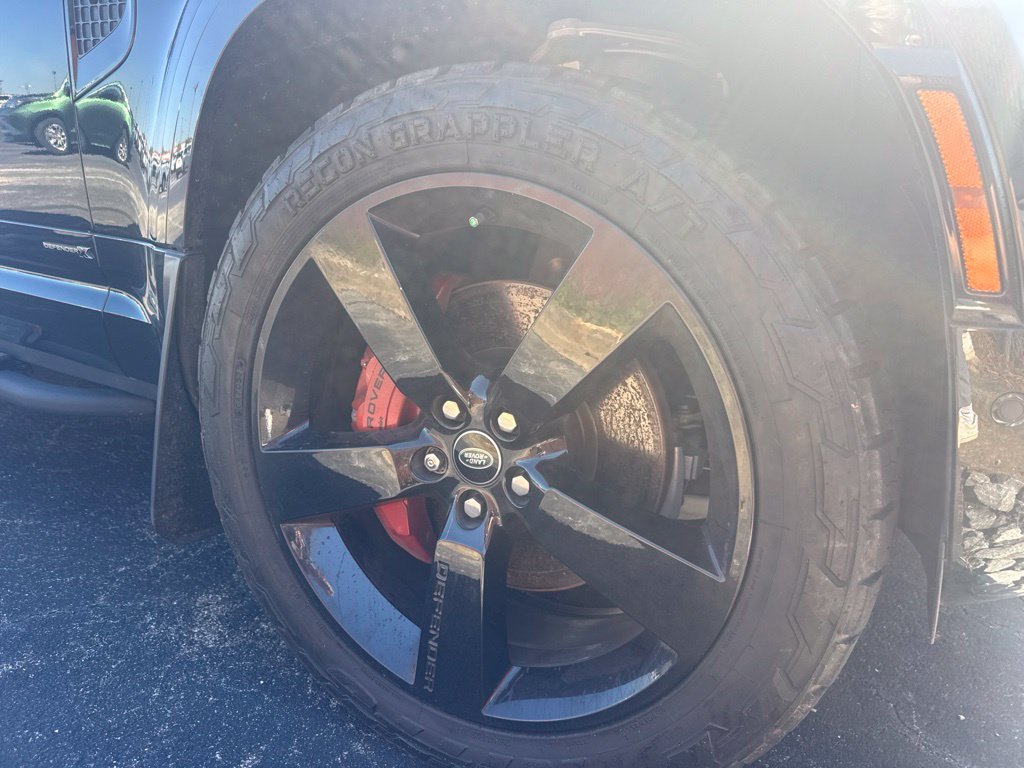 Used 2023 Black Land Rover X image 2