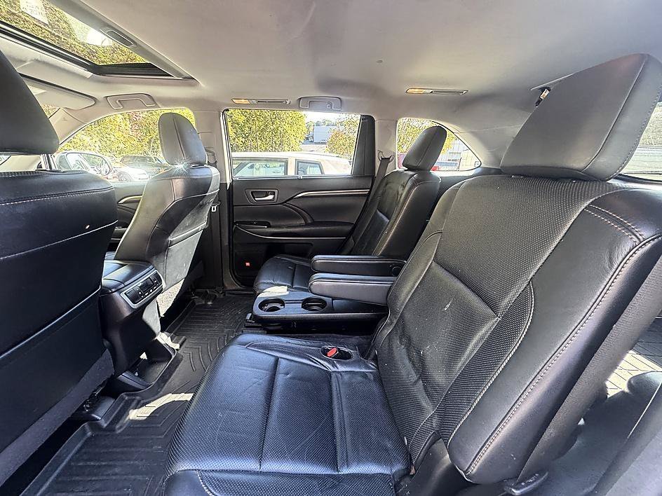 Used 2014 Blizzard Pearl Toyota Limited image 9