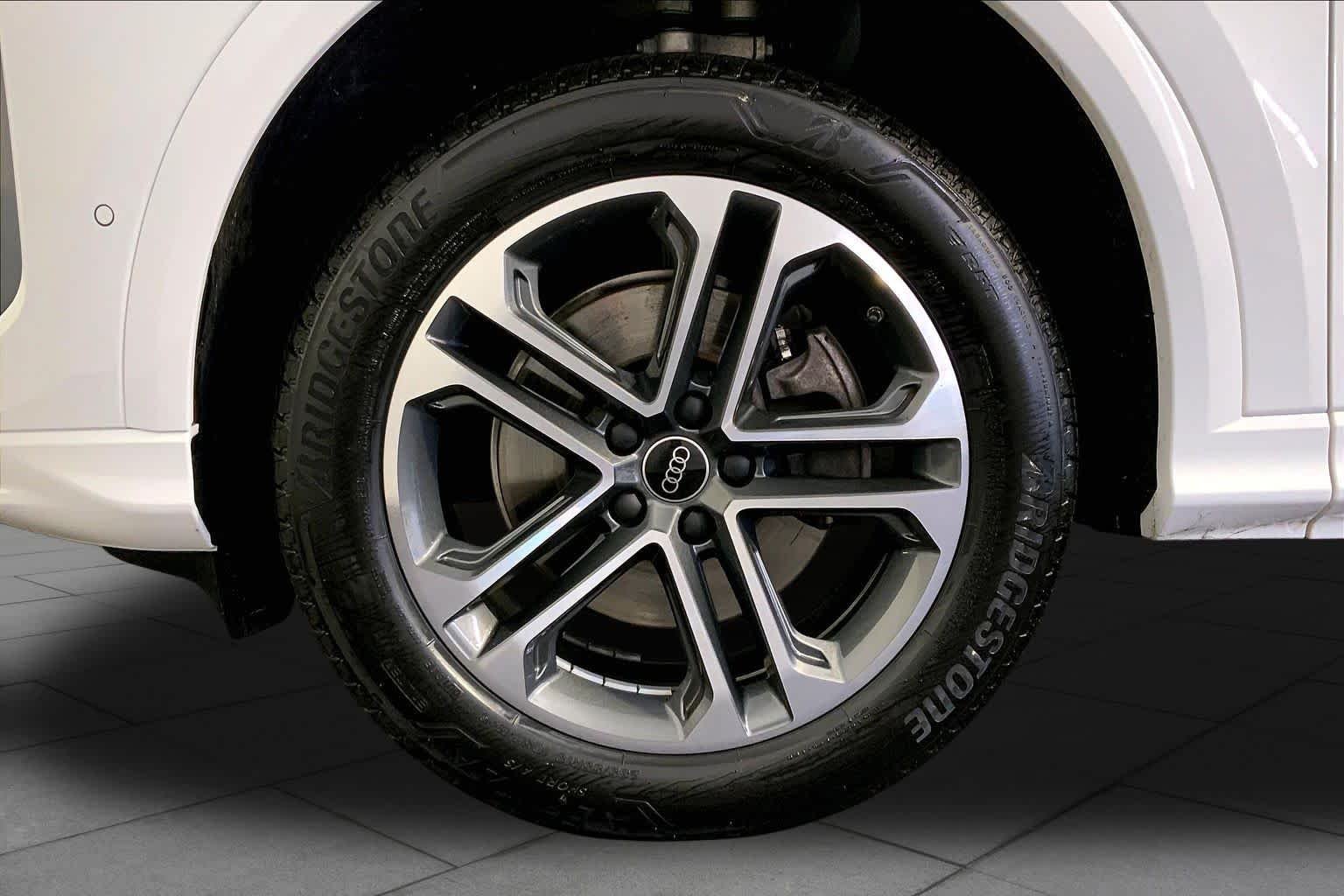 Used 2025 Arkona White Audi Premium image 11