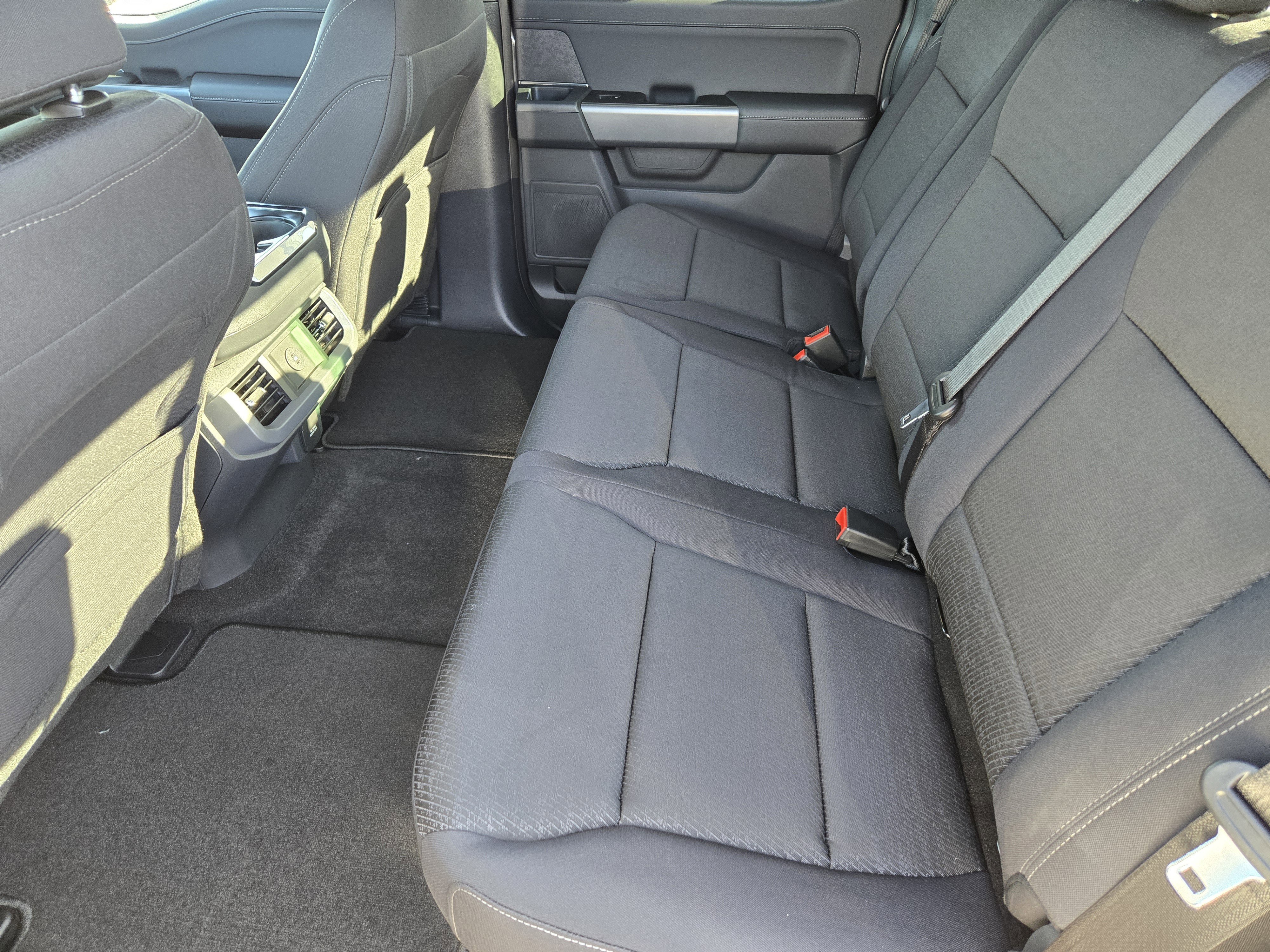 New 2026 Carbonized Gray Metallic Ford XLT image 19