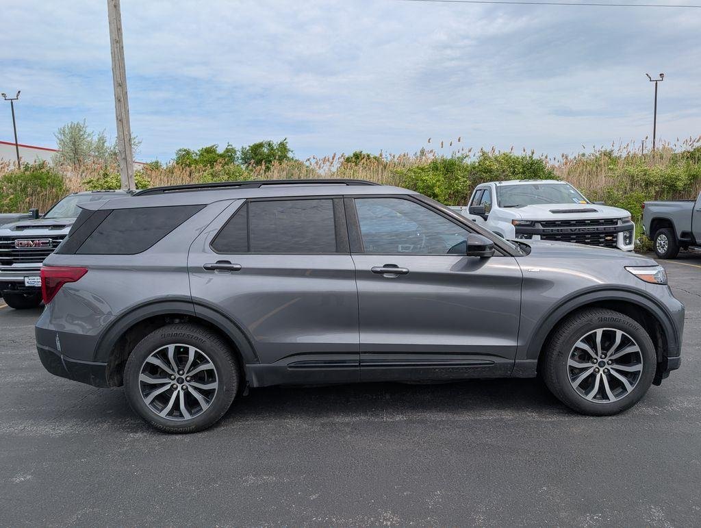 Used 2022 Gray Metallic Ford ST-Line image 9