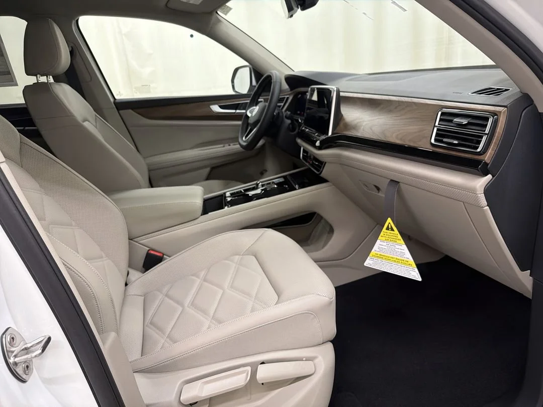 New 2026 Opal White Pearl Volkswagen 2.0T SE w/Technology image 15