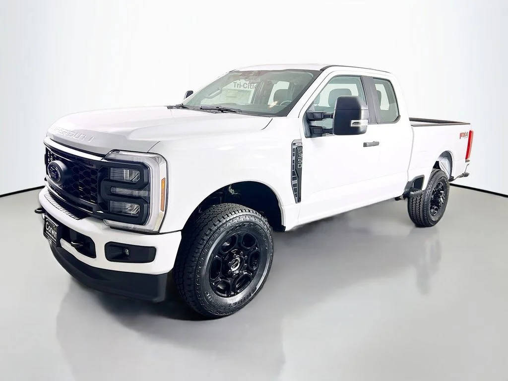 New 2026 Oxford White Ford XL image 5