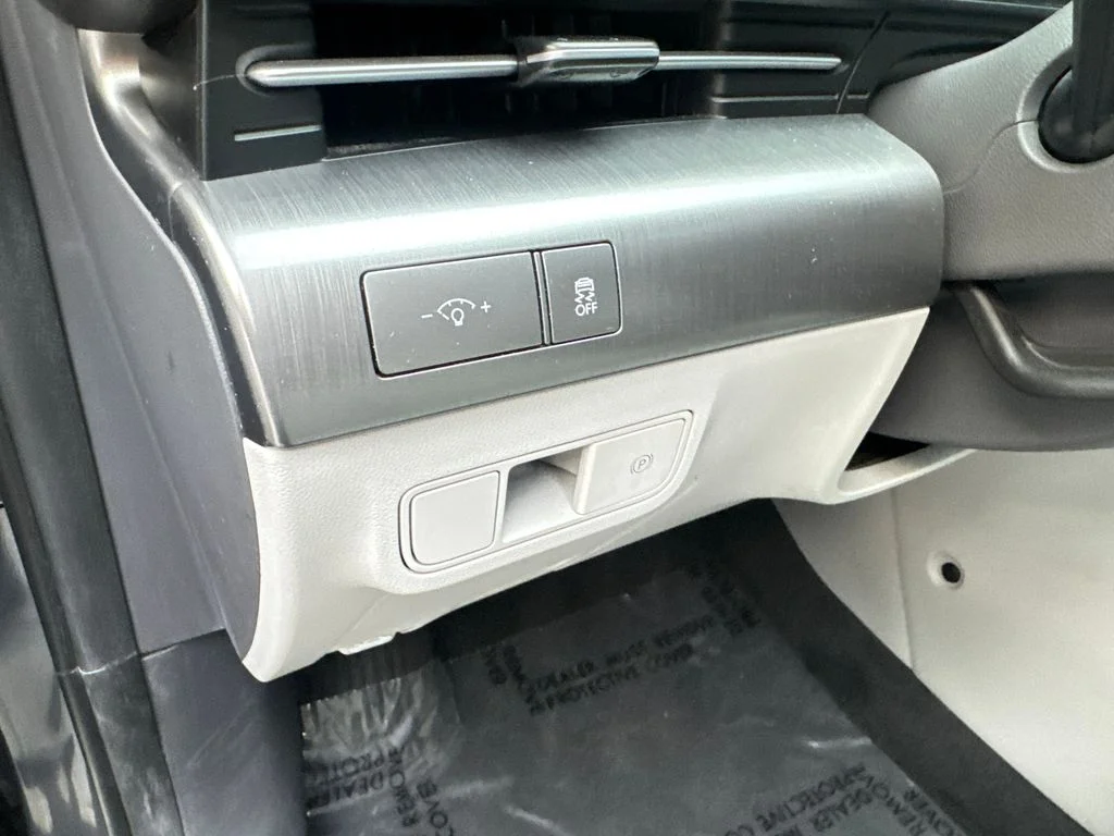 Used 2024 Gray Hyundai SEL image 55