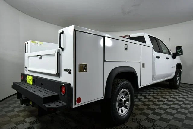 New 2026 Summit White Chevrolet WT image 11