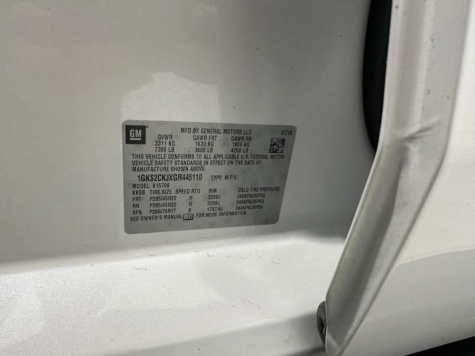 Used 2016 WHITE FROST TRICOAT GMC Denali image 33