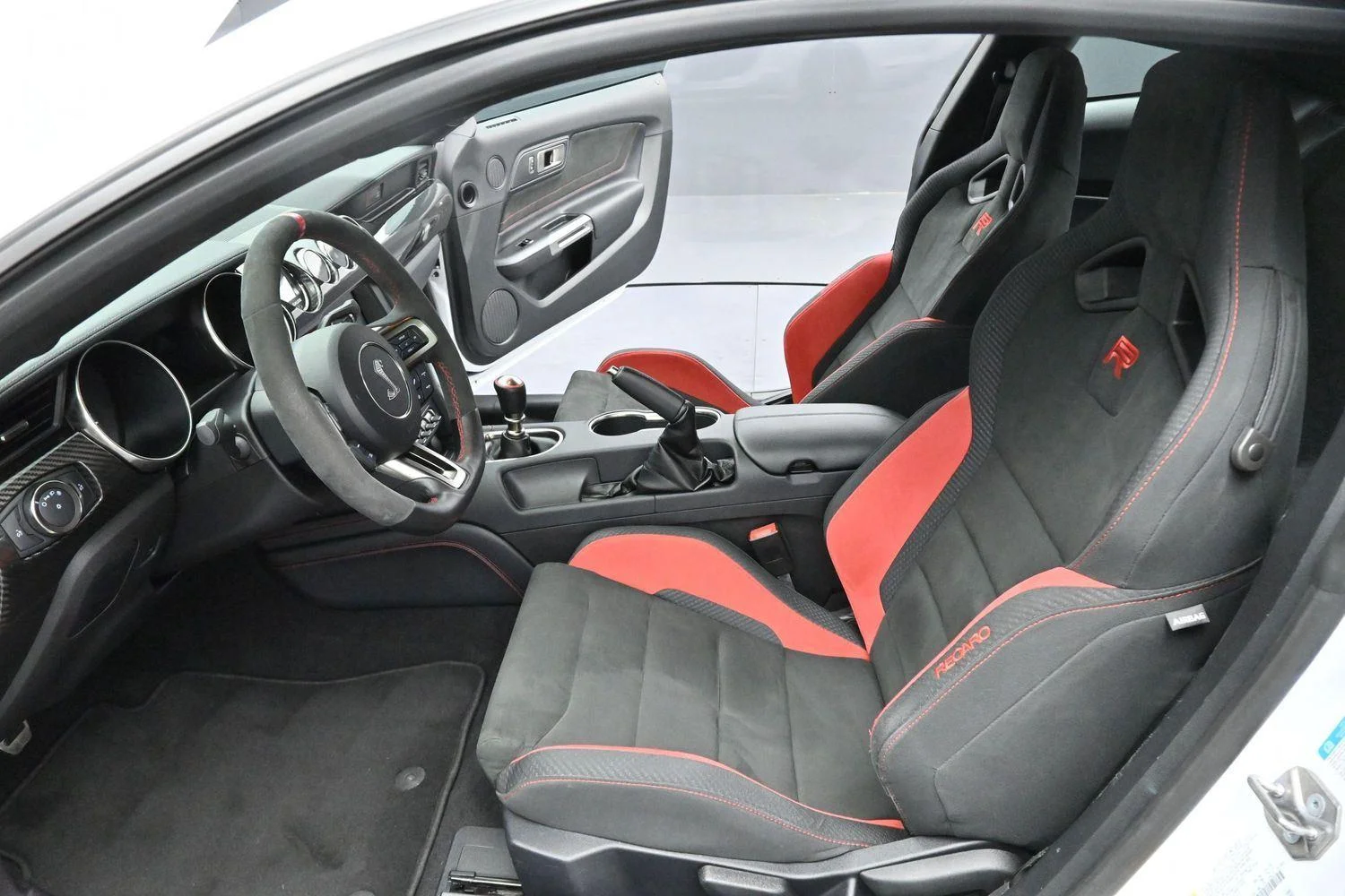 Used 2019 White Ford Shelby GT350 image 12