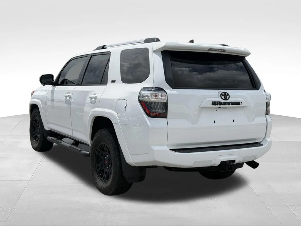 Used 2023 White Toyota SR5 Premium image 3