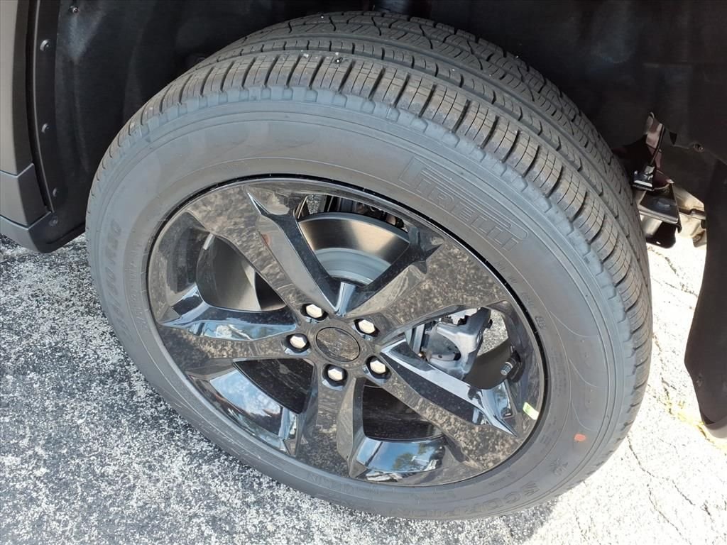 Used 2025 Red Jeep Limited image 5