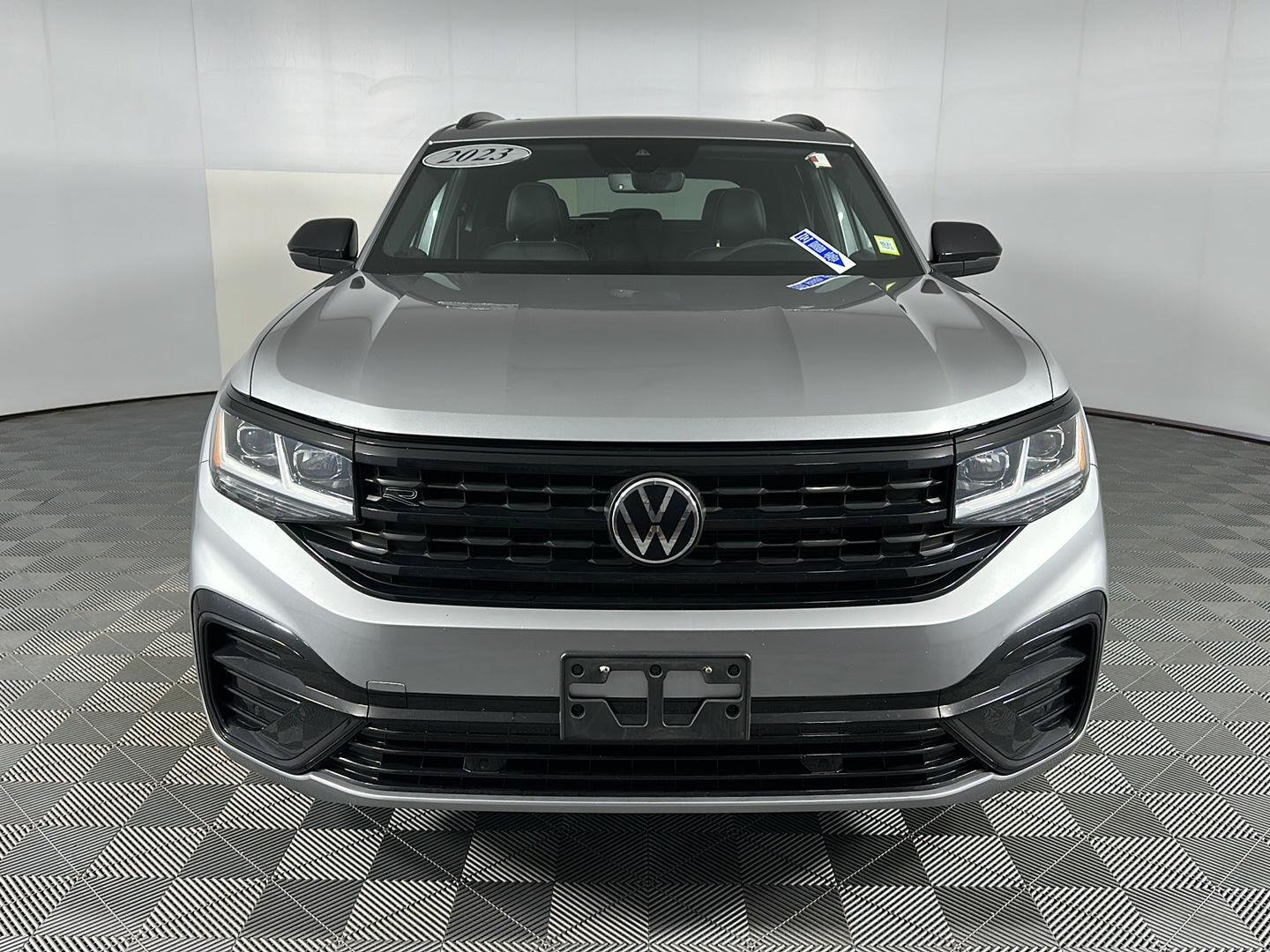 Used 2023 Pyrite Silver Metallic Volkswagen 3.6L V6 SEL R-Line Black image 3