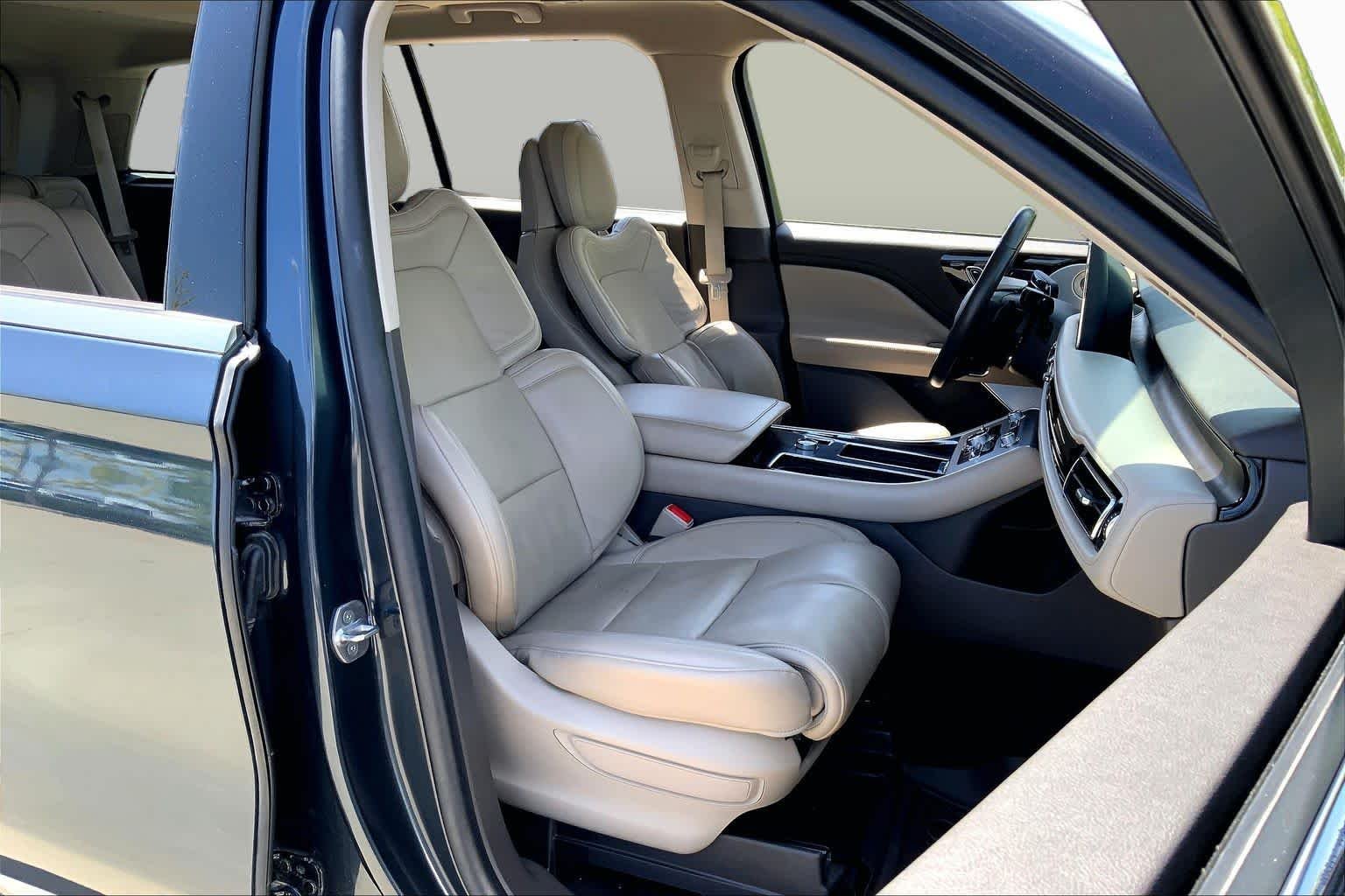 Used 2022 Flight Blue Metallic Clearcoat Lincoln Reserve image 8