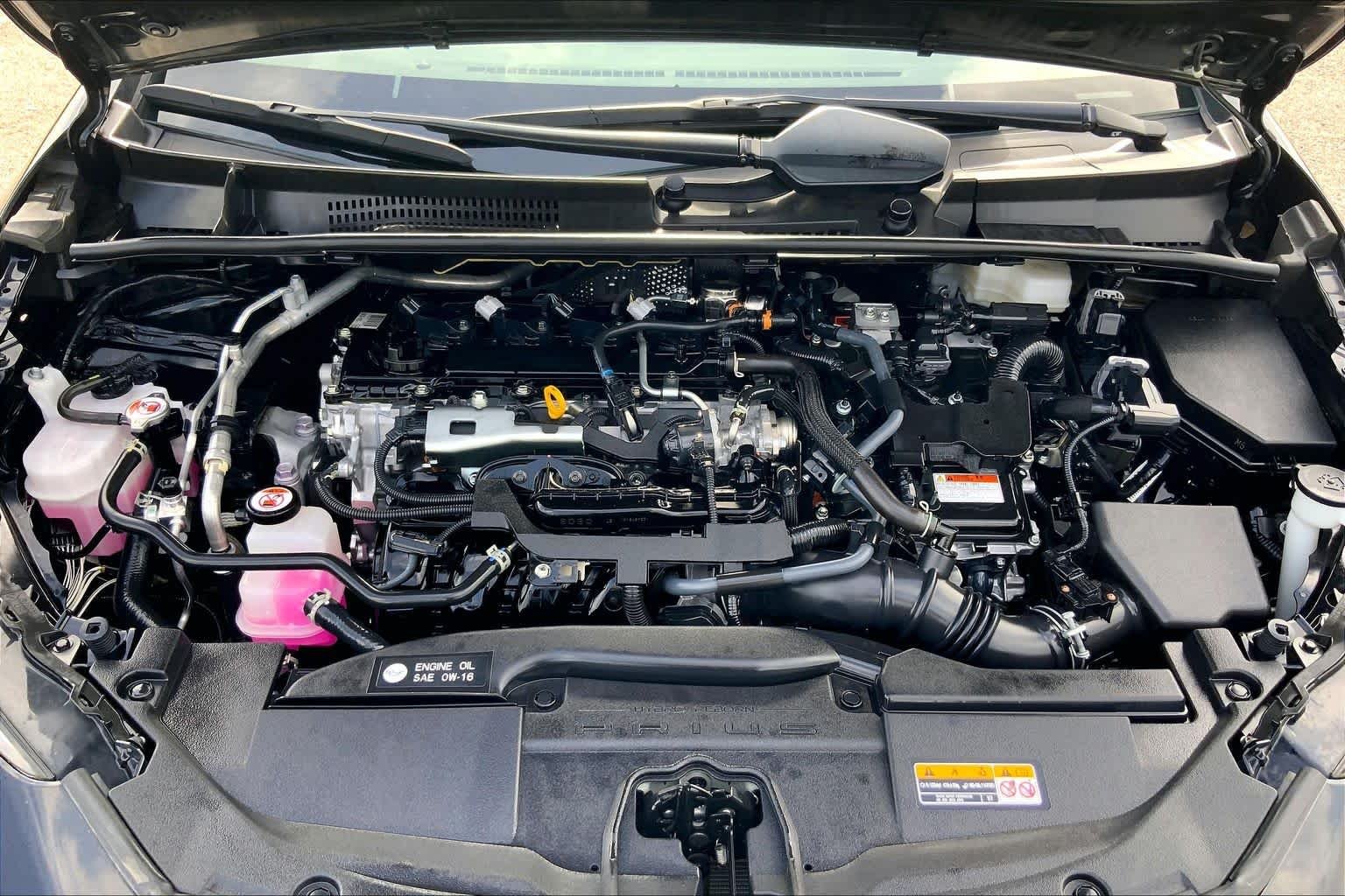 Used 2025 Midnight Black Metallic Toyota LE image 31