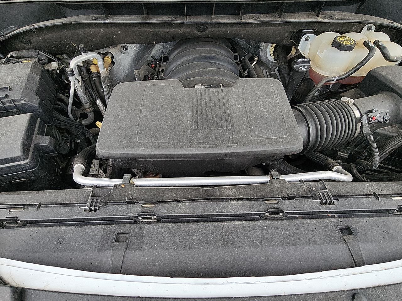 Used 2021 White GMC AT4 image 27