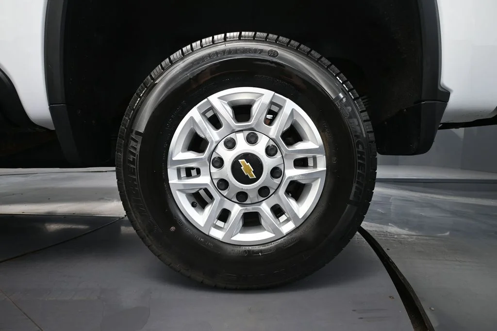 Used 2022  Chevrolet LT image 16