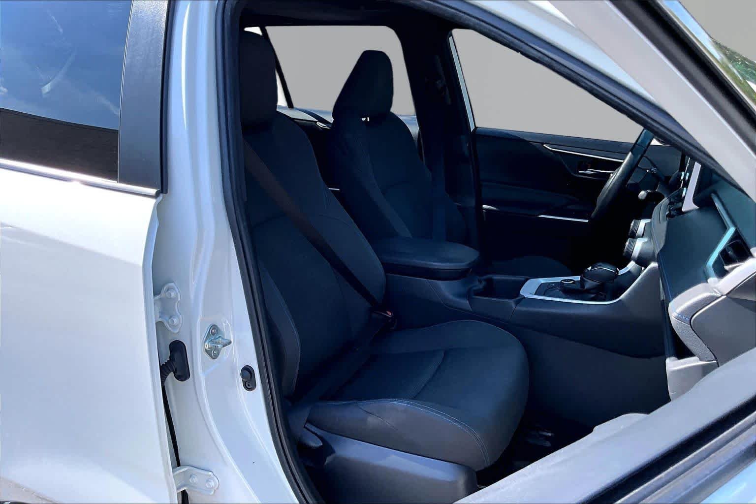 Used 2022 Blizzard Pearl Toyota Hybrid SE image 9