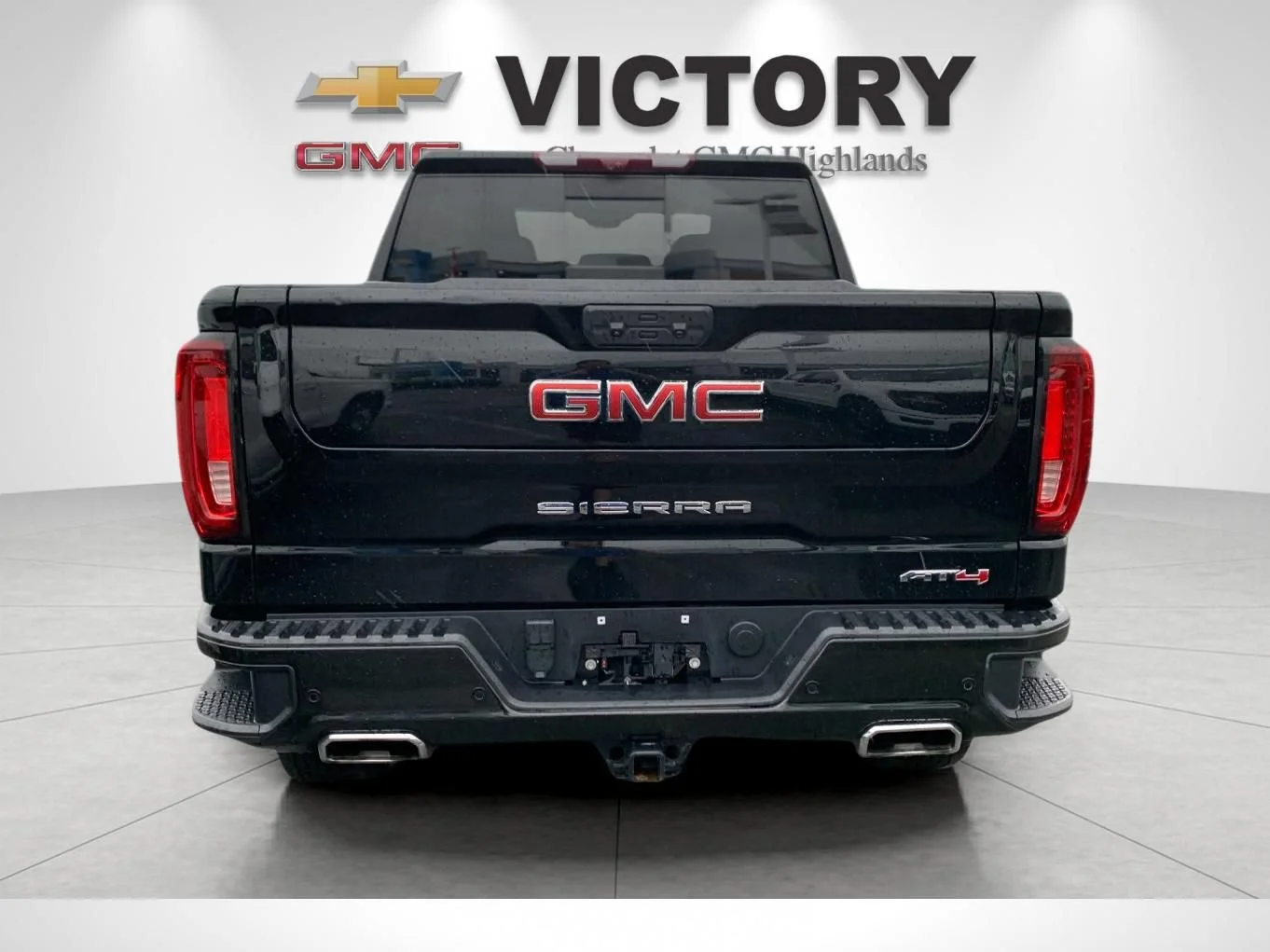 Used 2024 Onyx Black GMC AT4 image 4