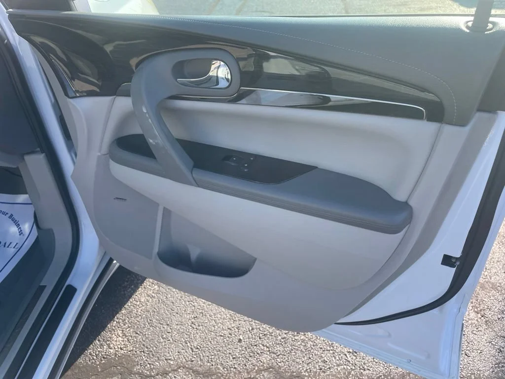 Used 2016 WHITE FROST TRICOAT Buick Premium image 16