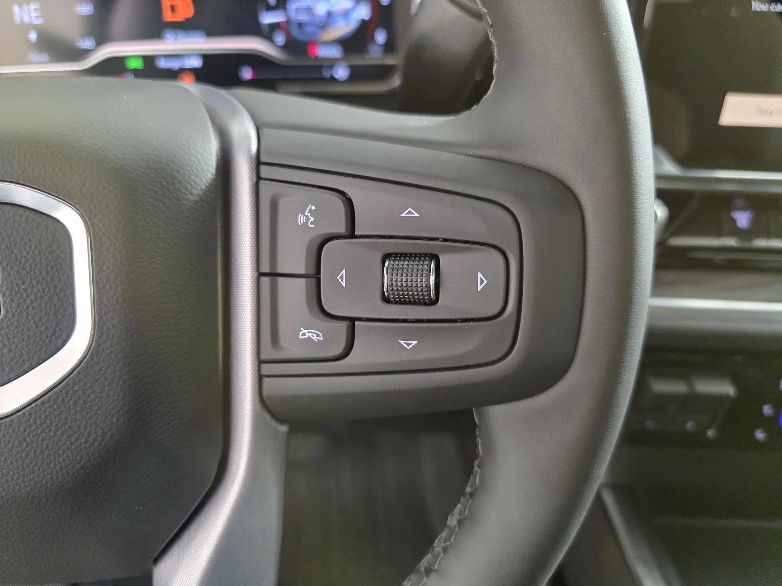 New 2025 Sterling Metallic GMC SLT image 30