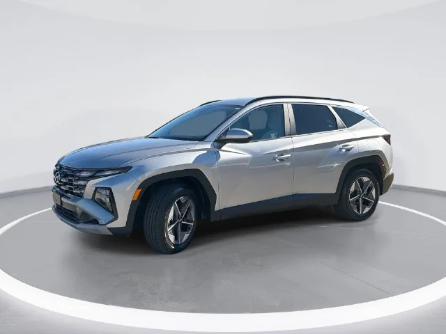 Used 2025 Silver Hyundai SEL image 1