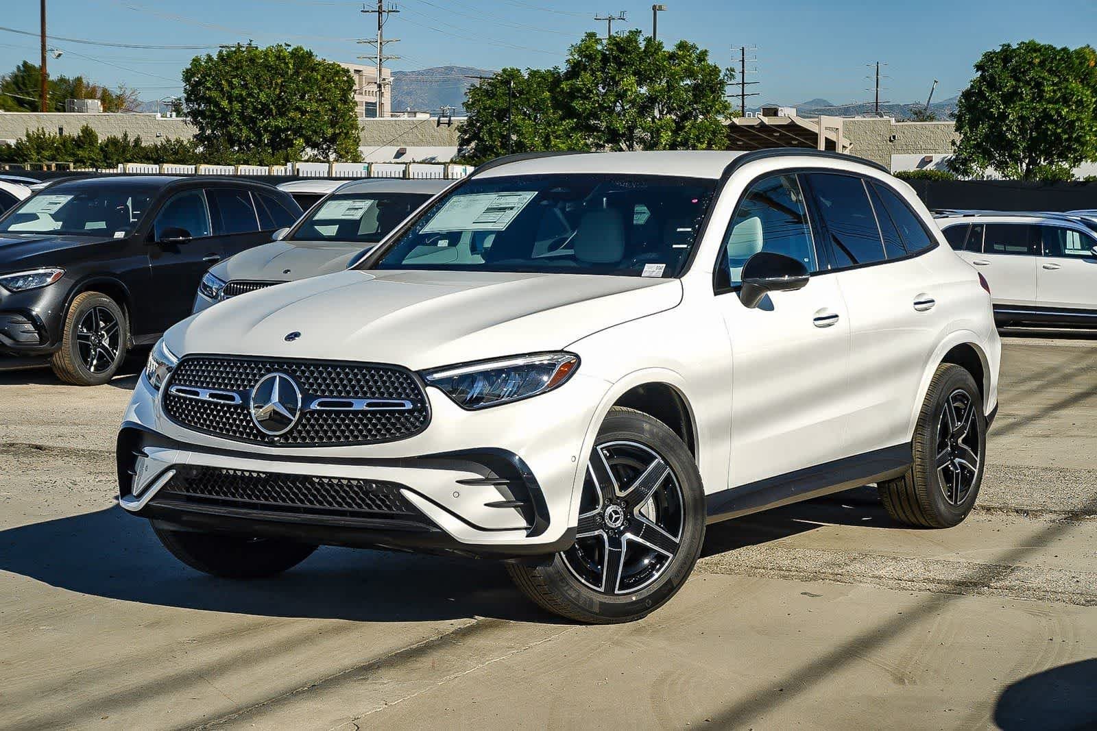 New 2026 Polar White Mercedes-Benz GLC 300 image 1