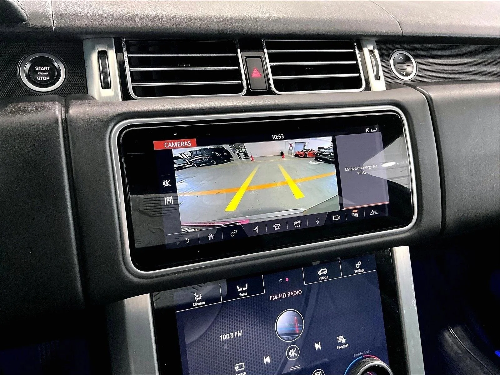 Used 2019 Indus Silver Metallic Land Rover  image 23