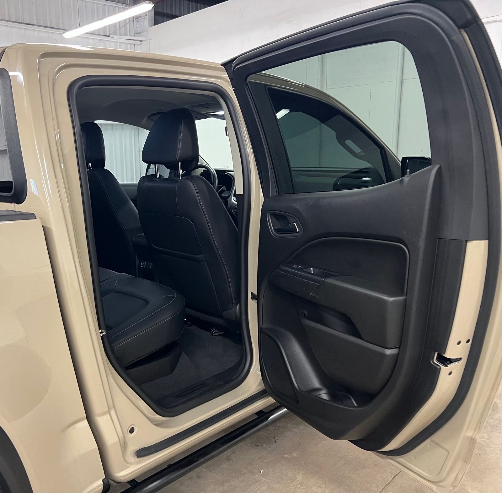 Used 2021 Beige Chevrolet ZR2 image 19