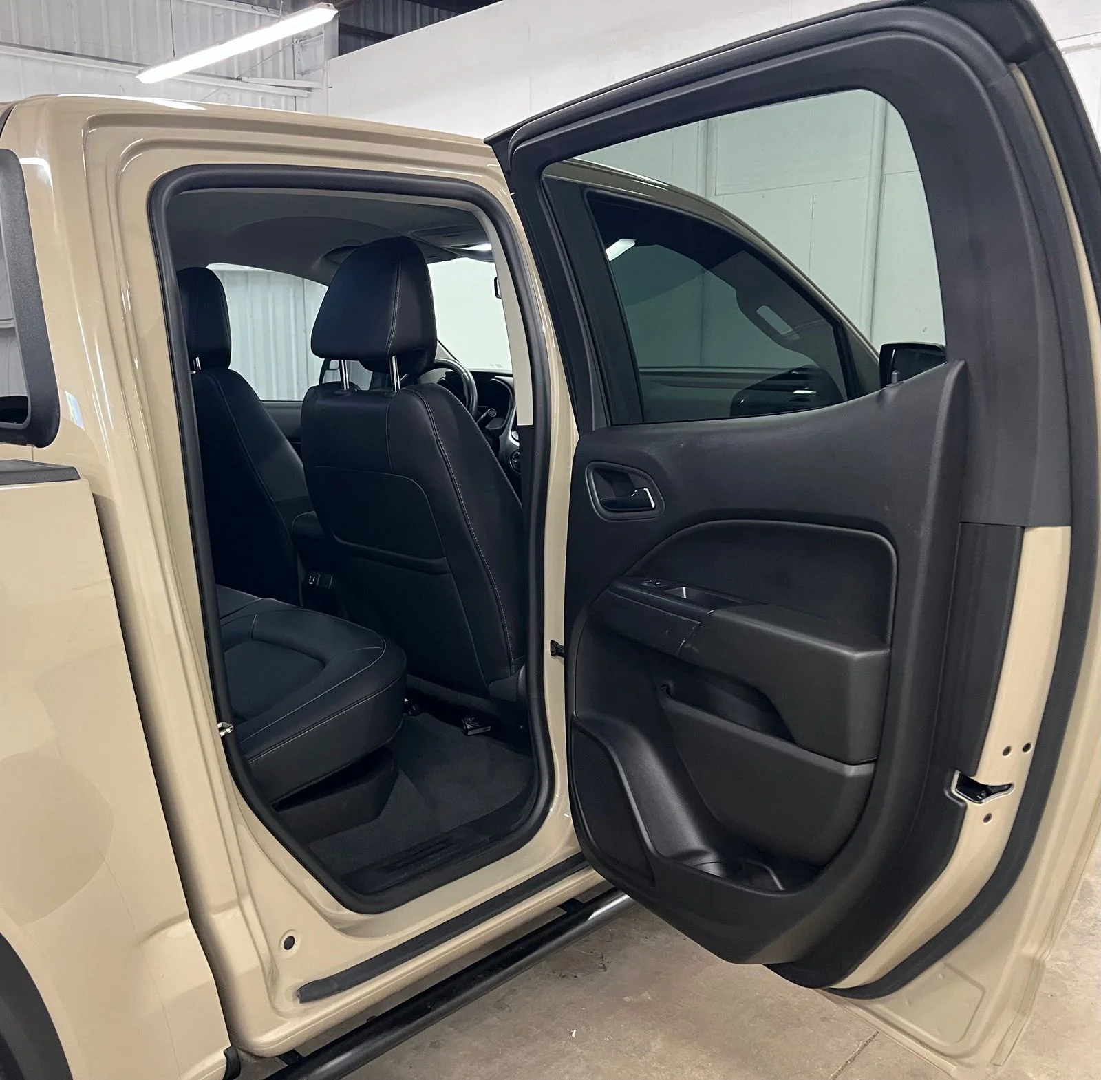 Used 2021 Beige Chevrolet ZR2 image 19